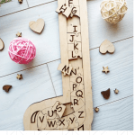 Фігурна англійська азбука з дерева "Велика розумна жирафа" - image-1